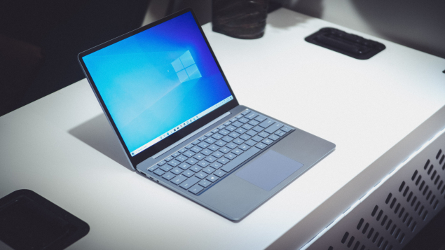 Surface Laptop Go vs Macbook Air 2020 Intel: Tại sao thiết bị nhà Microsoft chiếm ưu thế hơn?